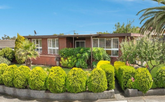 8 Mountbatten Court, Oakleigh East, Vic 3166