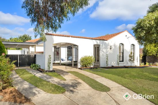 8 Napier Court, Frankston, Vic 3199