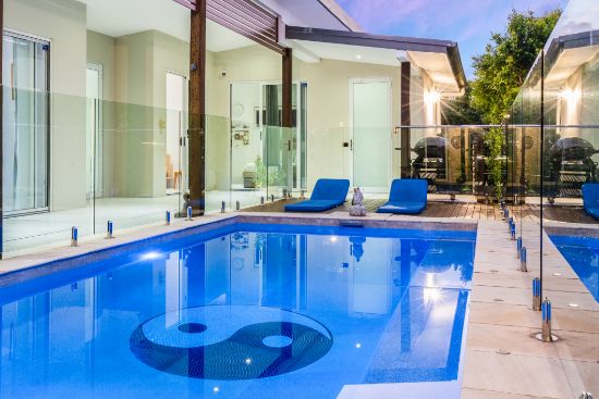 8 Ninth Avenue, Sandgate, Qld 4017