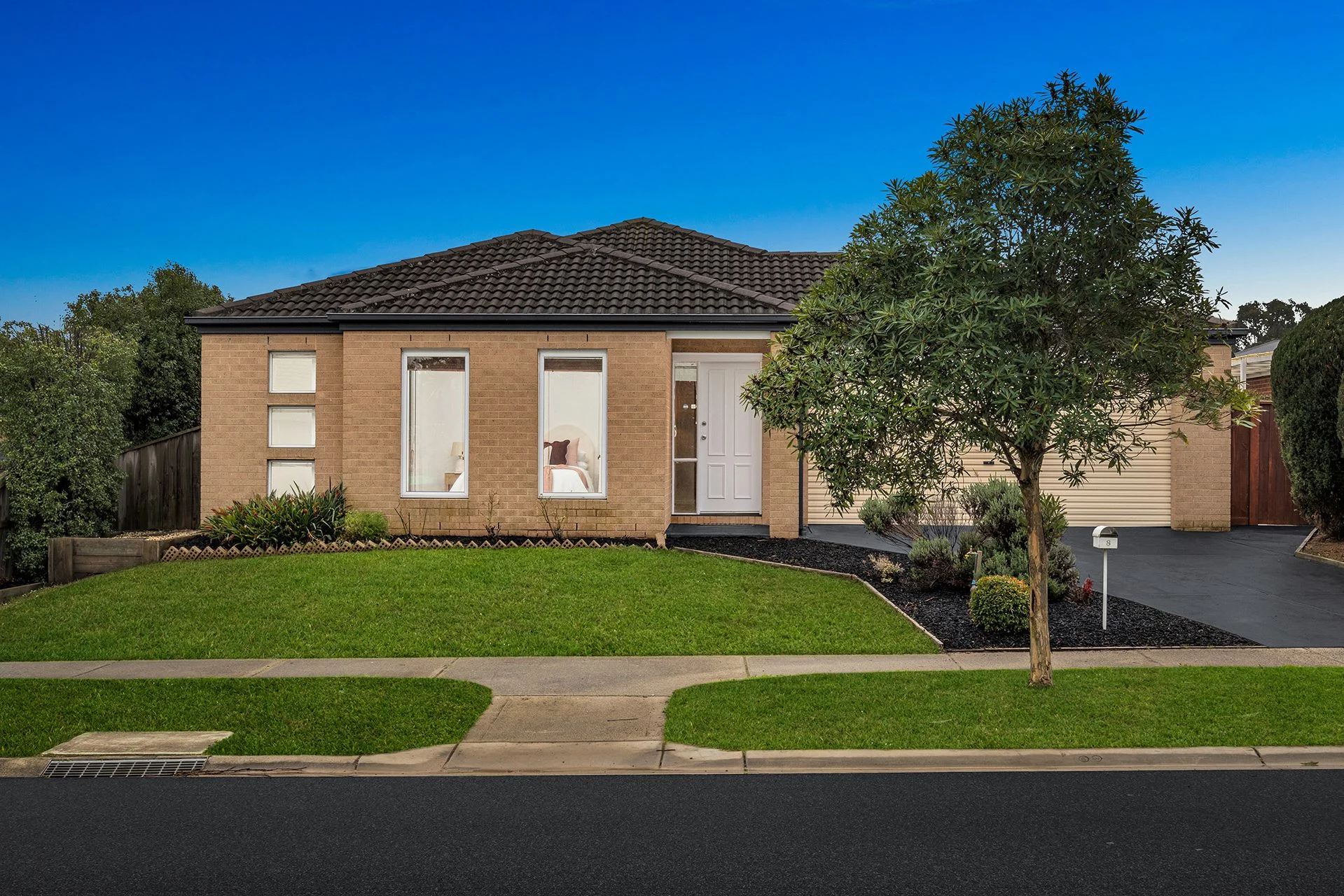 8 Ogle Way, Cranbourne North VIC 3977