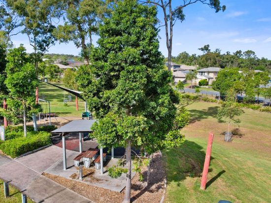 8 Parkfront Terrace, Waterford, Qld 4133