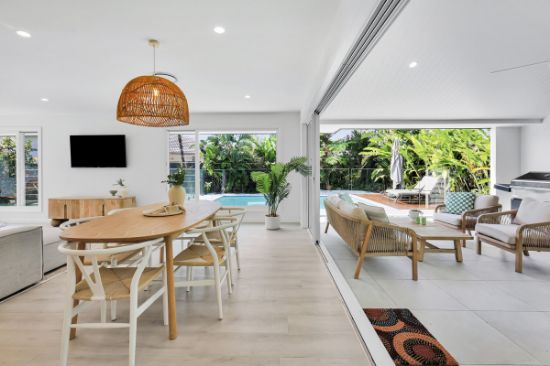 8 Pipit Parade, Burleigh Waters, Qld 4220