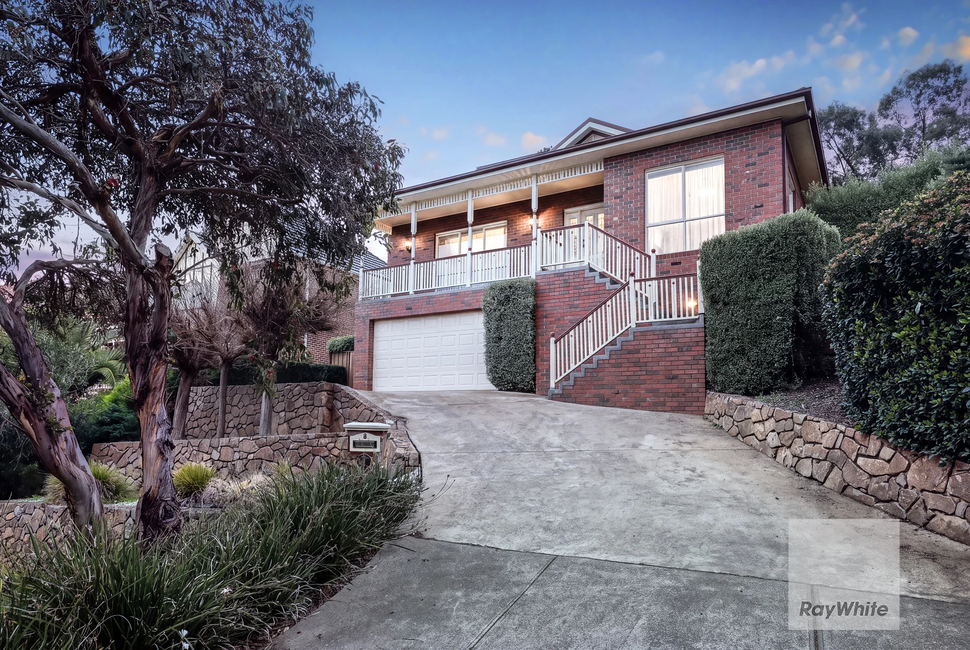 8 Primula Boulevard, Gowanbrae, Vic 3043