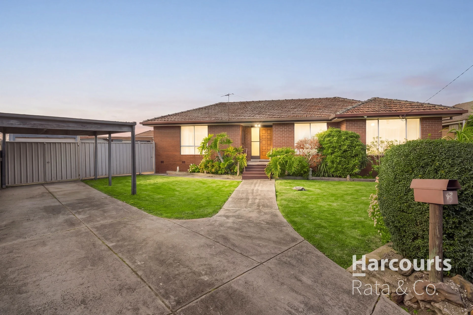 8 Riviera Court, Thomastown, Vic 3074