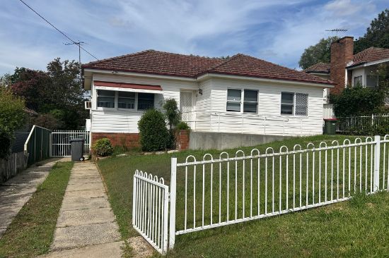 8 Rosalind Crescent, Campbelltown, NSW 2560