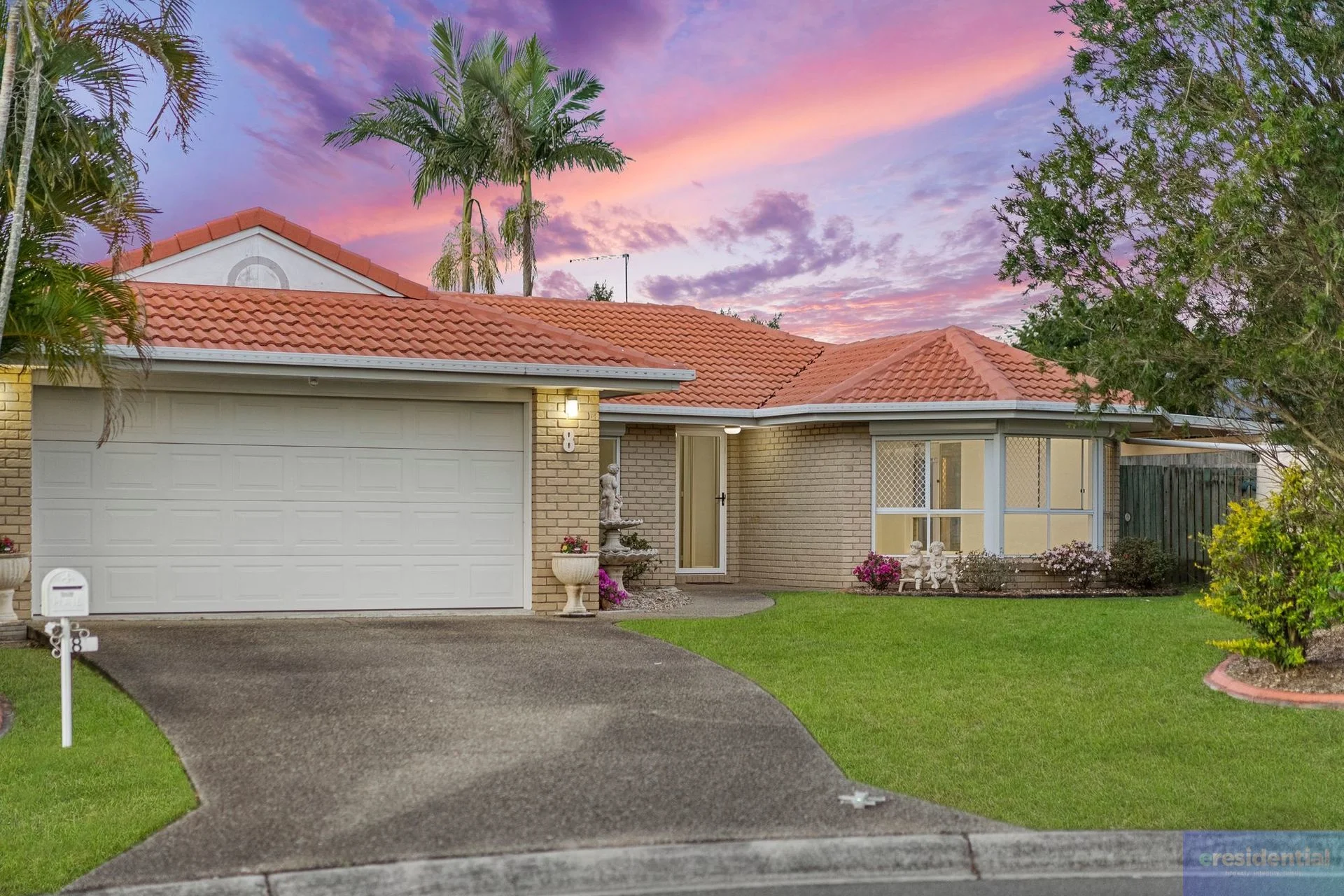 8 Rosegum Rise, Regents Park, Qld 4118