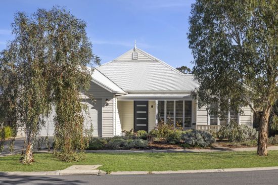 8 Sproule Place, Woodend, Vic 3442