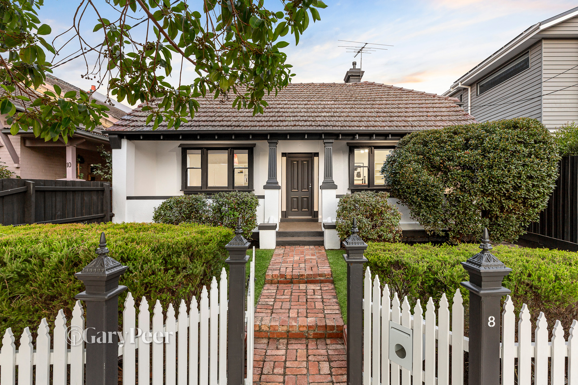 8 Stanley Parade, Caulfield North, Vic 3161 8 Stanley Parade, Caulfield North, Vic 3161