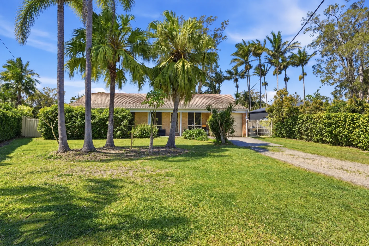 8 Taylor Close, Emerald Beach, NSW 2456