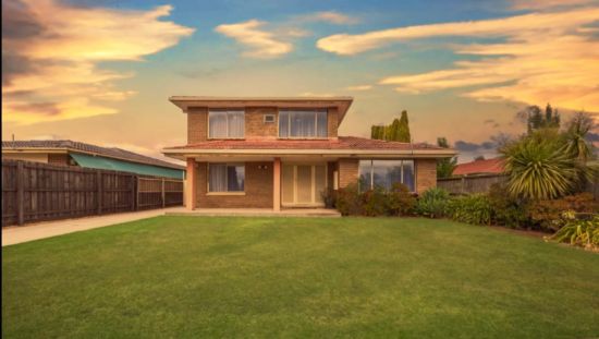 8 Thomas Avenue, Melton South, Vic 3338