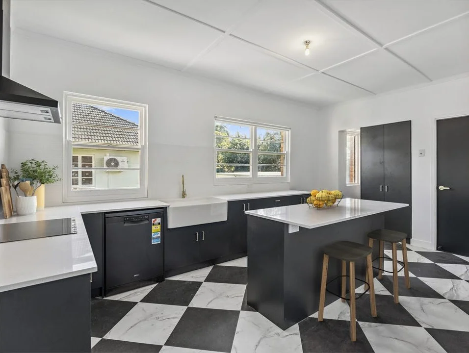 8 Toongarra Road, Leichhardt, Qld 4305
