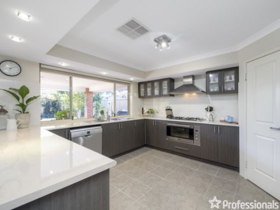 81 The Promenade, Wattle Grove, WA 6107