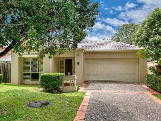 84 Flame Tree Cres, Carindale, Qld 4152