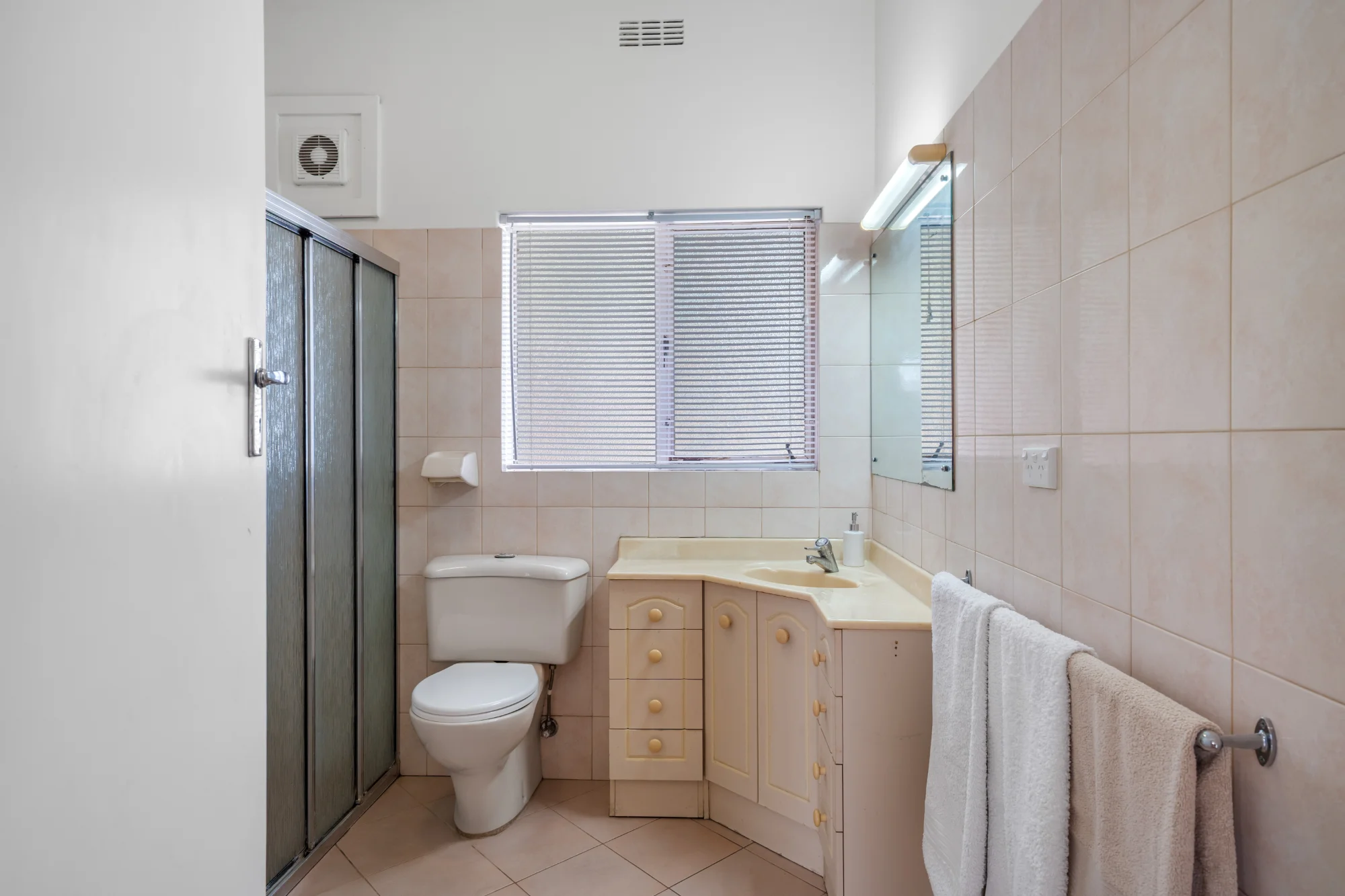 84 Valley Road, Hope Valley, SA 5090
