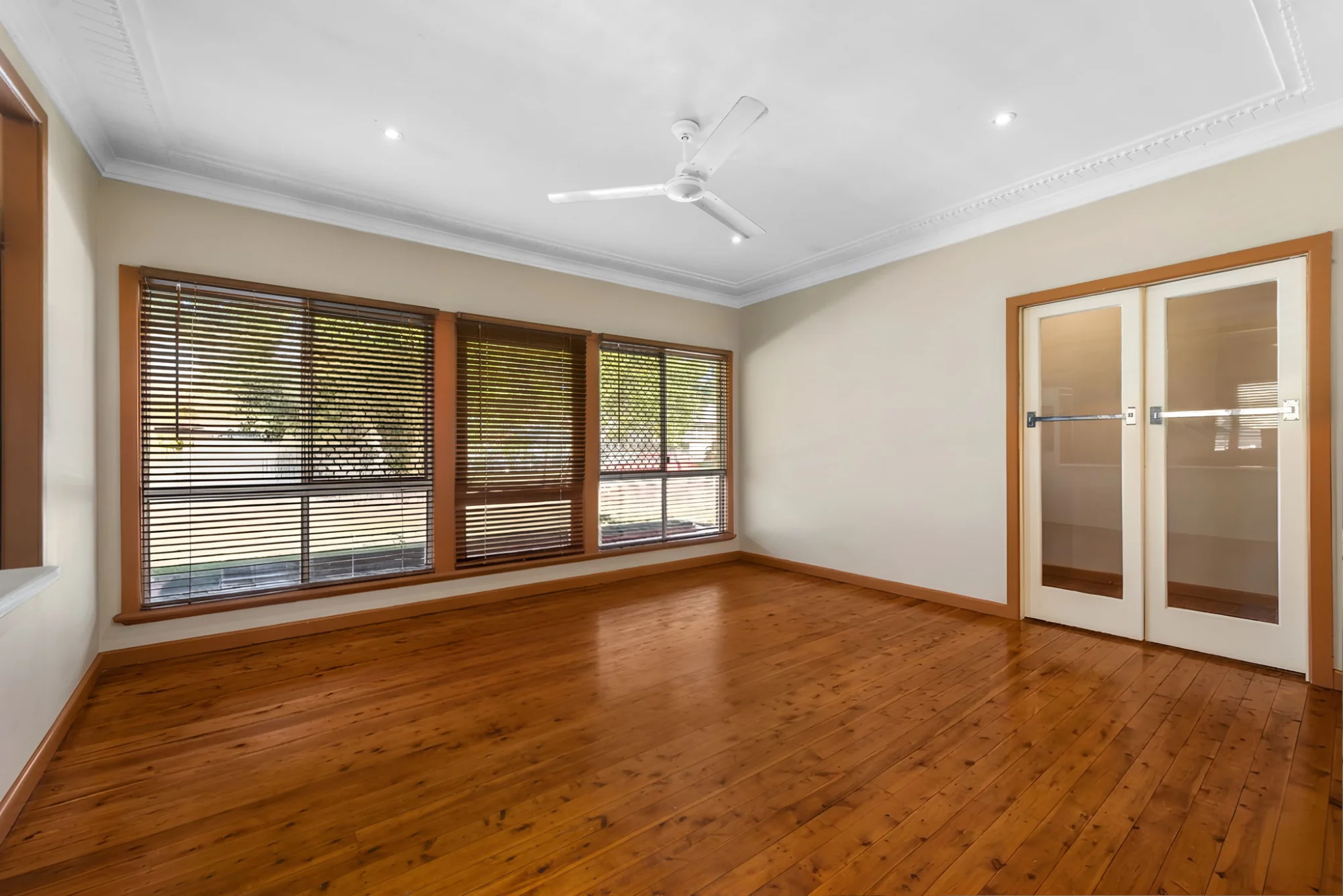 85 Anzac Avenue, Newtown, Qld 4350