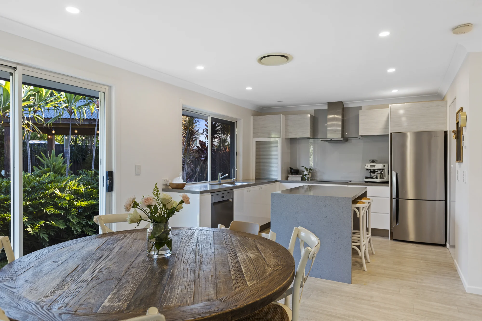 87 Oceanic Drive, Mermaid Waters, Qld 4218