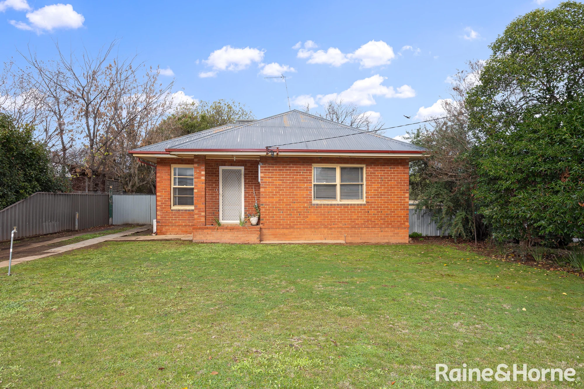 88 Fernleigh Road, Mount Austin, NSW 2650