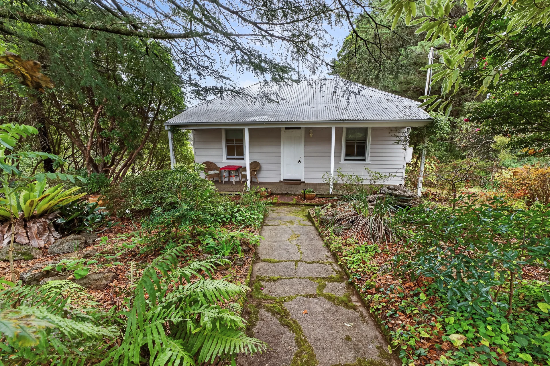 9-11 Walmer Crescent, Wentworth Falls, NSW 2782
