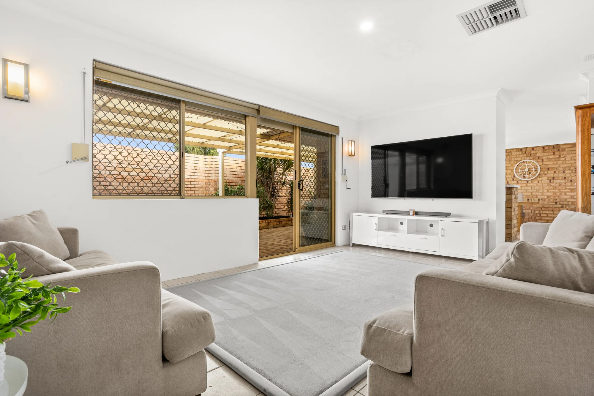 9/6 Lester Drive, Thornlie, WA 6108