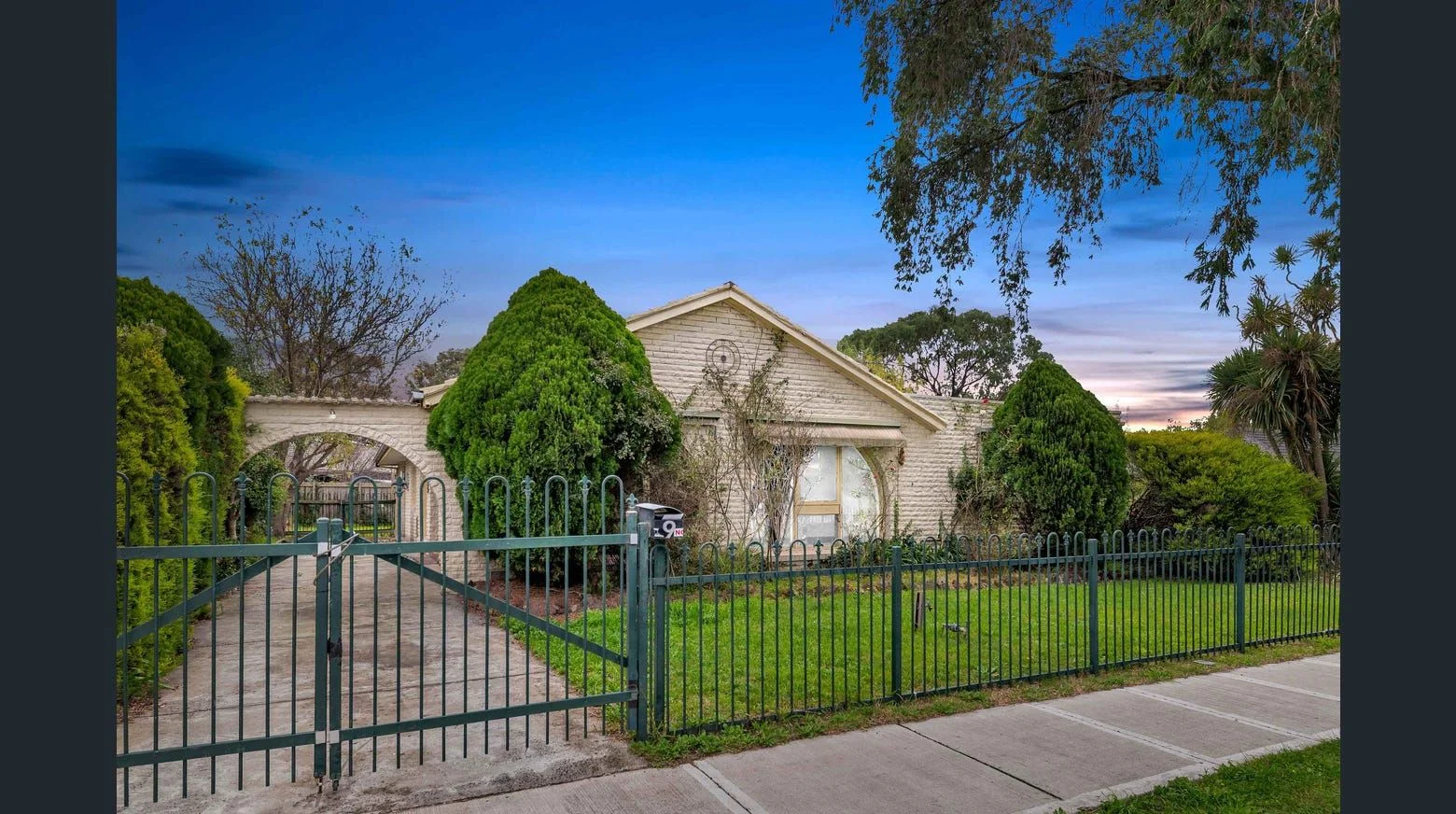 9 Circle Drive, Cranbourne VIC 3977