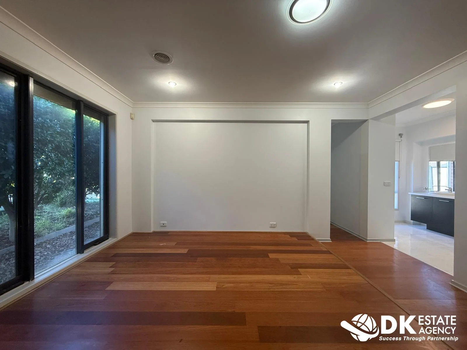 9 Dunbarrim Avenue, Cairnlea, Vic 3023