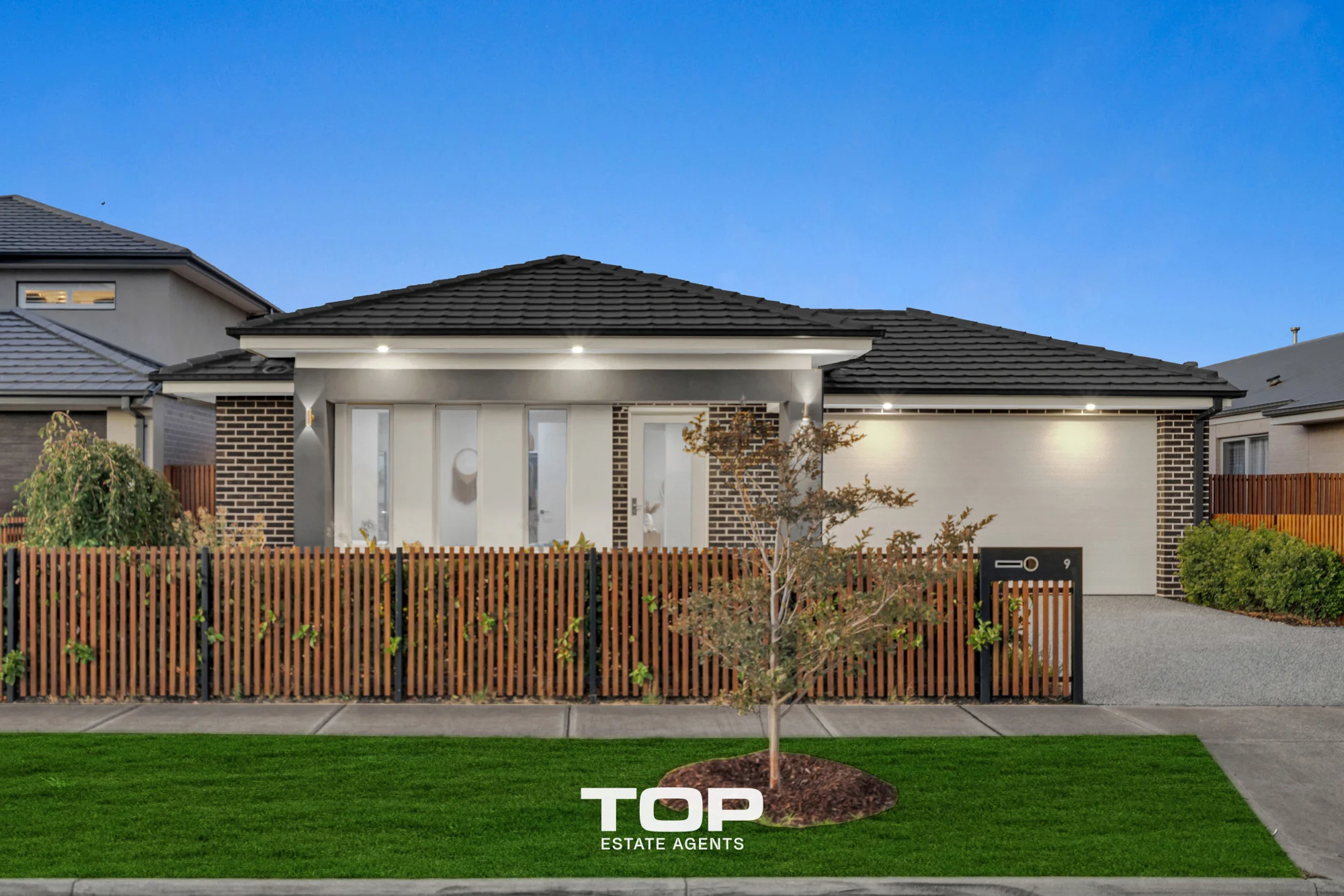 9 Grazing Way, Clyde North, Vic 3978
