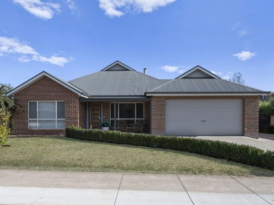 9 Highton Lane, Mansfield, Vic 3722