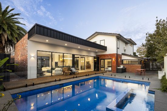 9 Hillcrest Avenue, Brighton, Vic 3186
