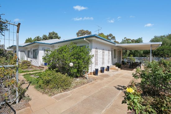 9 Hume Street, Boree Creek, NSW 2652