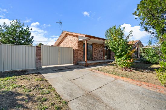 9 Leibnitz Place, Isabella Plains, ACT 2905