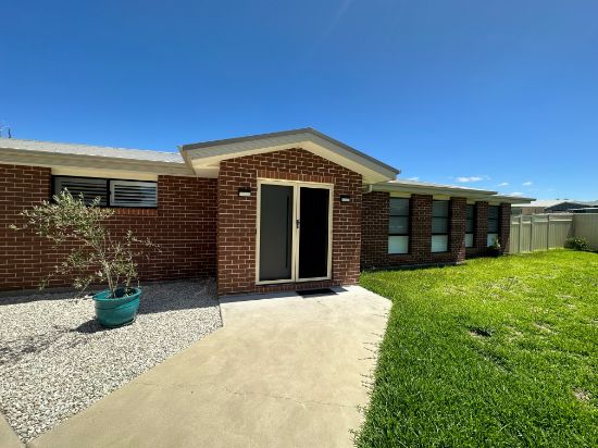 9 Max Pl, Inverell, NSW 2360