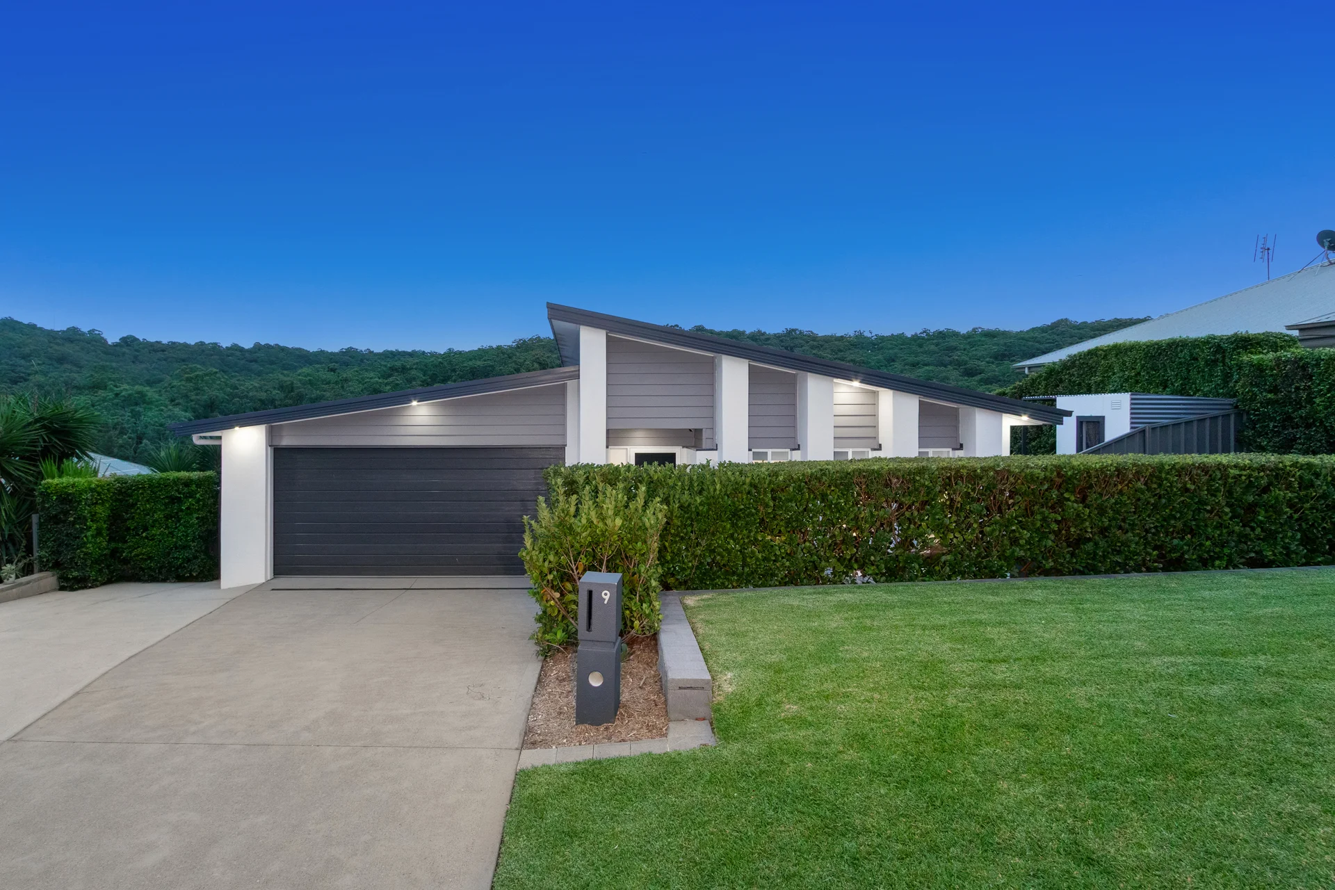 9 Yarborough Road, Cameron Park, NSW 2285