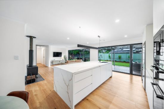 92 Karawatha Drive, Mountain Creek, Qld 4557