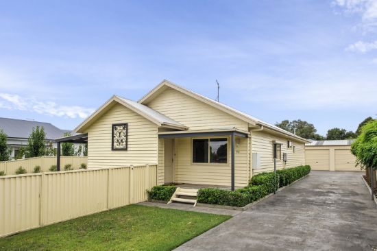 94 Moore Street, Colac, Vic 3250