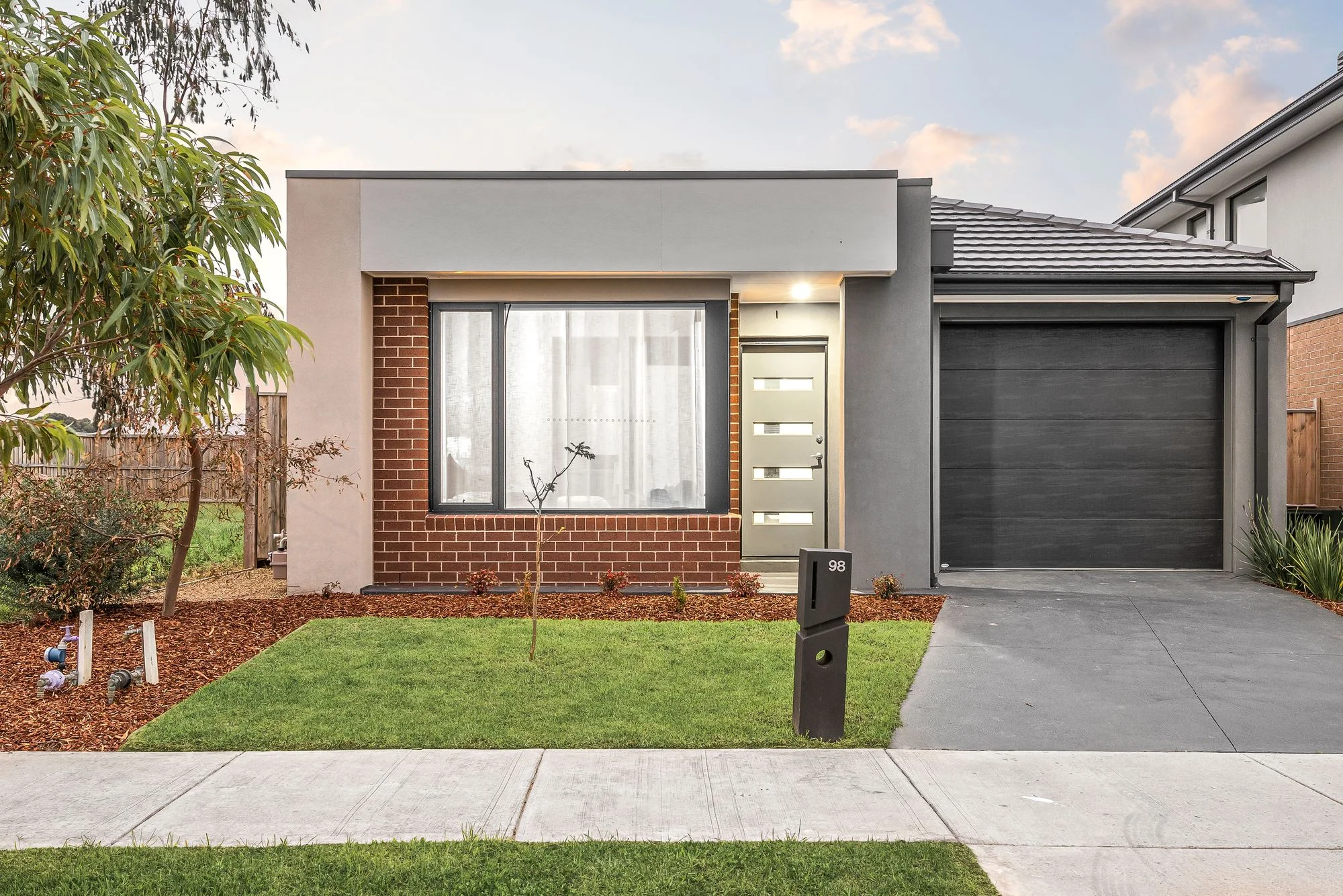 98 Ashbury Boulevard, Armstrong Creek, Vic 3217