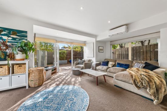 Unit 9/19-21 Ormond Esp, Elwood, Vic 3184