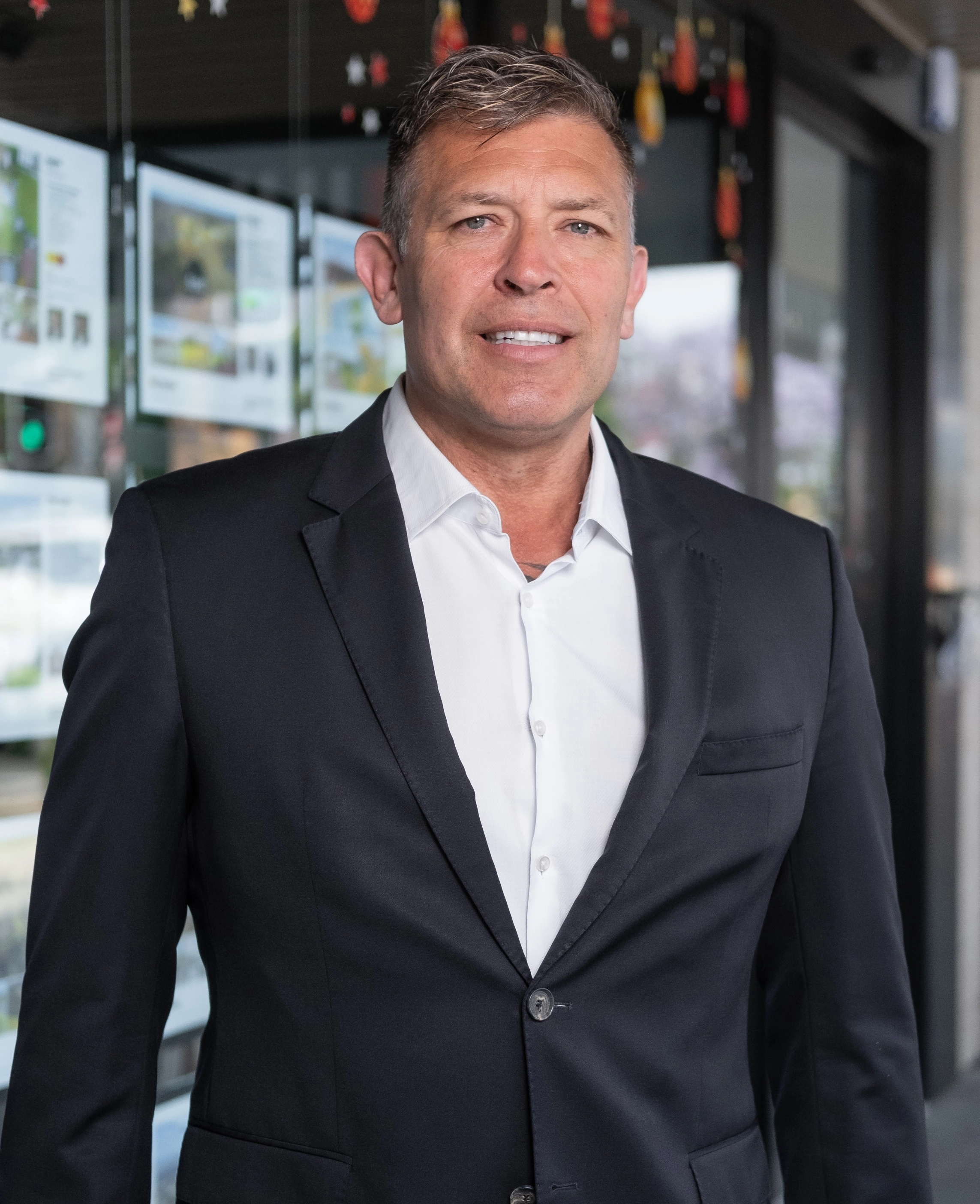 Gary Tomlins Real Estate Agent