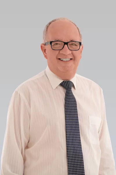 Ian Weaving - Real Estate Agent