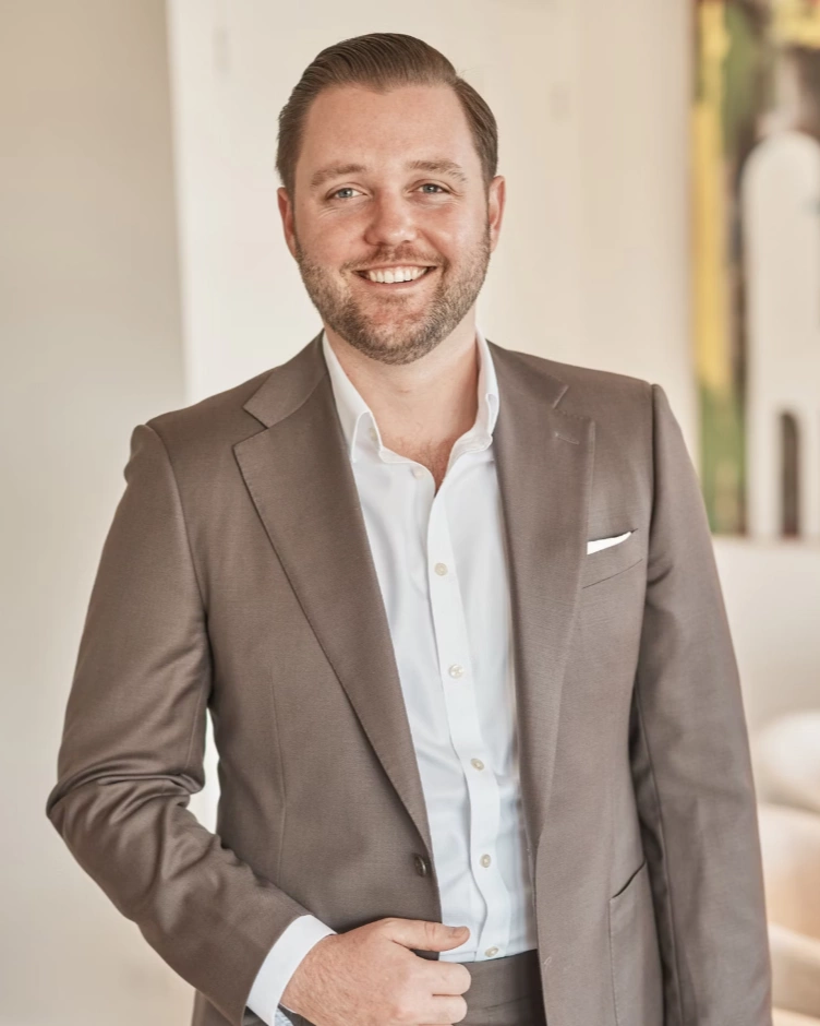 Rhiff  Larkings - Real Estate Agent
