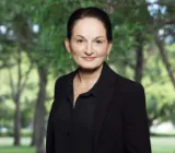 Elizabeth Hunter - Real Estate Agent From - Harcourts Solutions - WINDSOR