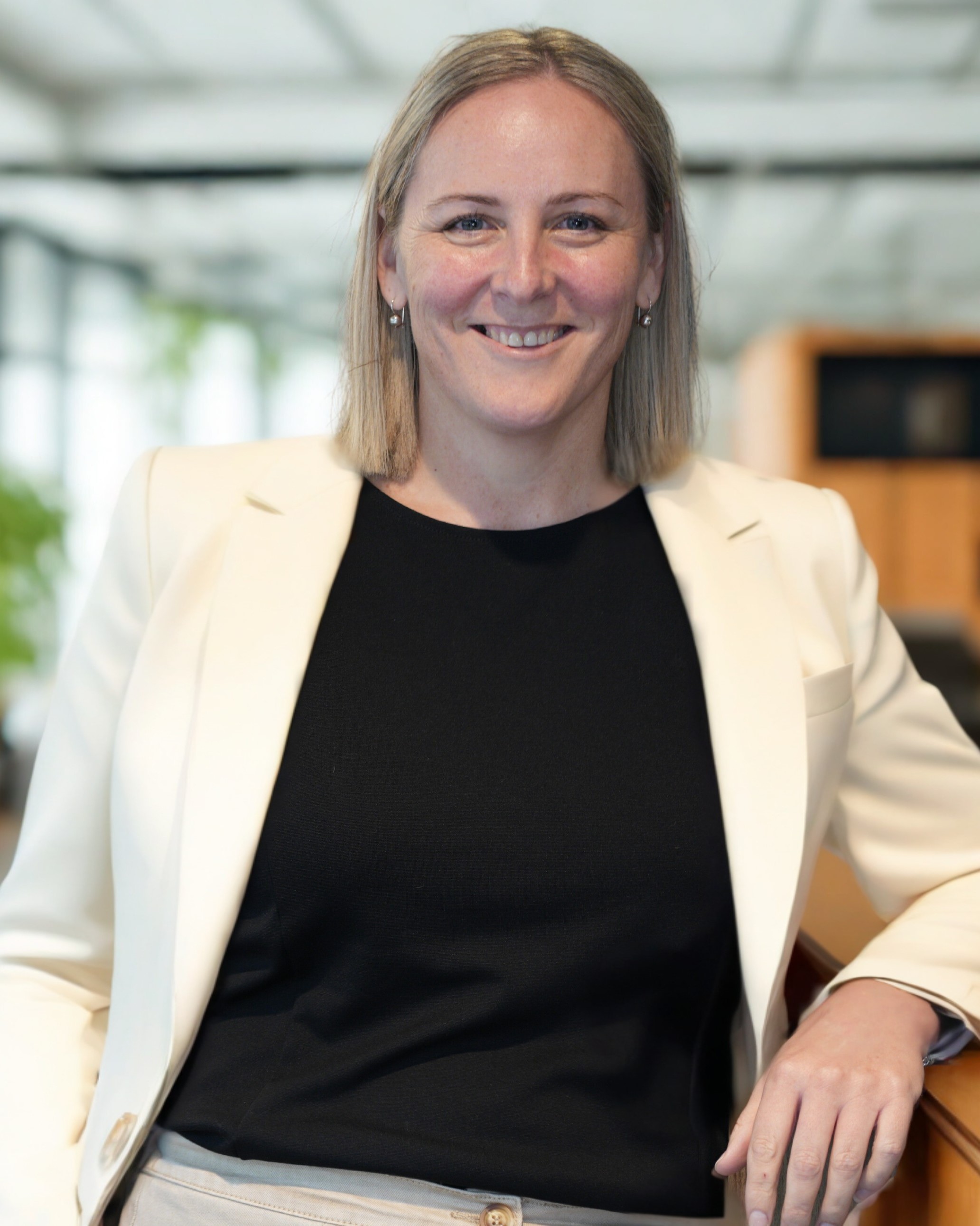 Julie Kennett - Real Estate Agent