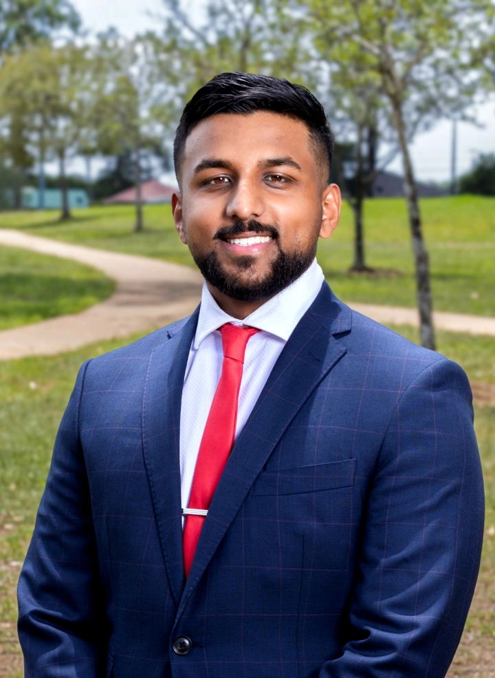 Kav  Prasad - Real Estate Agent
