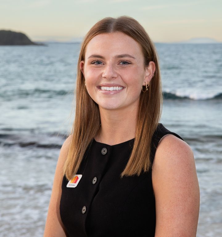 Isabelle Martin - Real Estate Agent