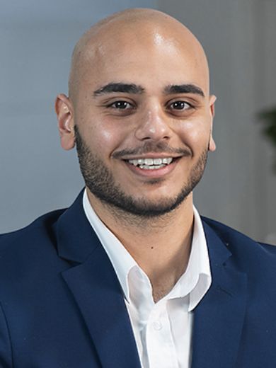 Issa Khadarou - Real Estate Agent at Stone Real Estate - Sans Souci