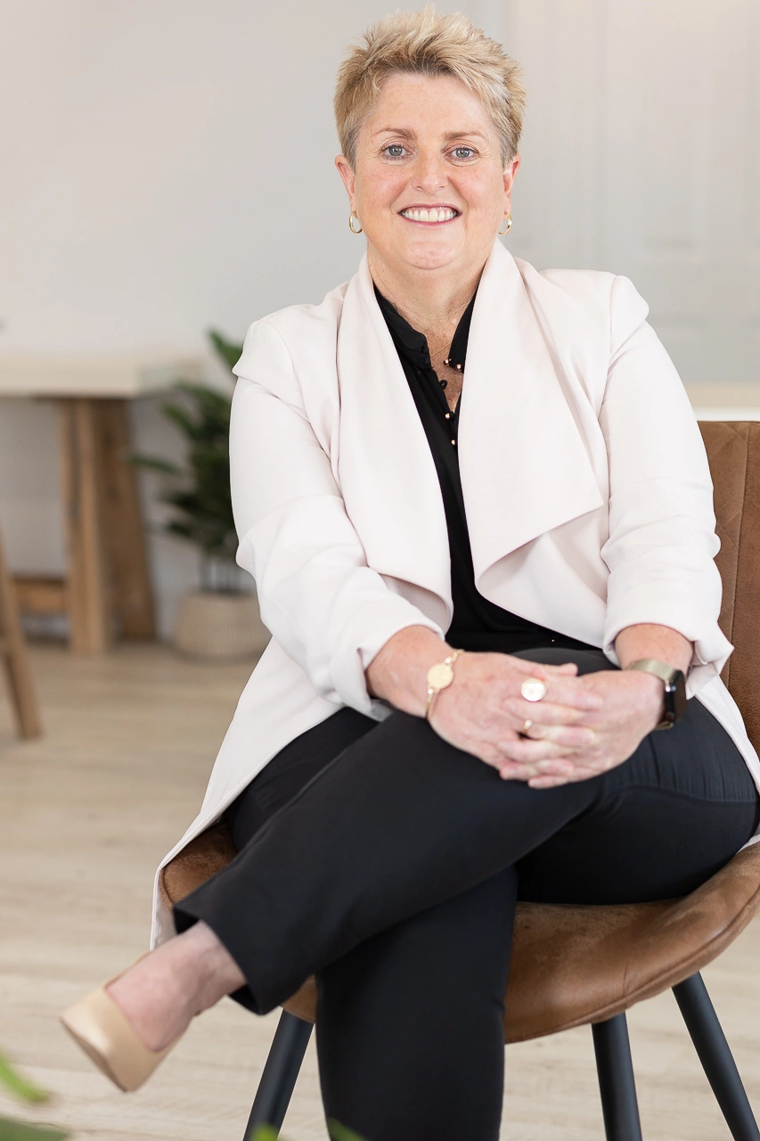 Jacqui Hedlund - Real Estate Agent
