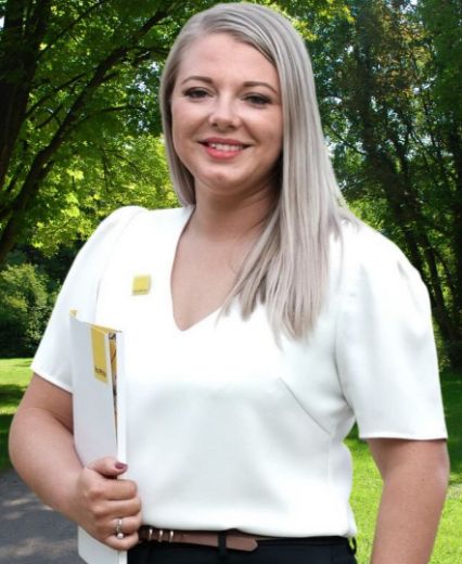Jasmine Ruhle  - Real Estate Agent at Ray White - Beerwah