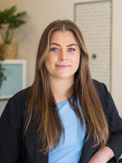 Jess Hammond - Real Estate Agent at Geelong Property Managers - NEWTOWN