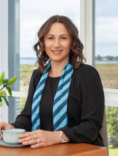Joanne Hansen - Real Estate Agent at Harcourts JT & Co.