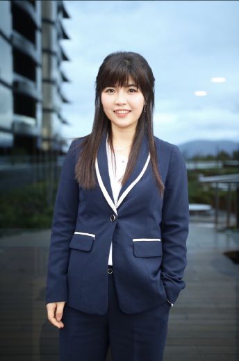 Julie Zhou - Real Estate Agent at U & Plus Real Estate - GLEN WAVERLEY