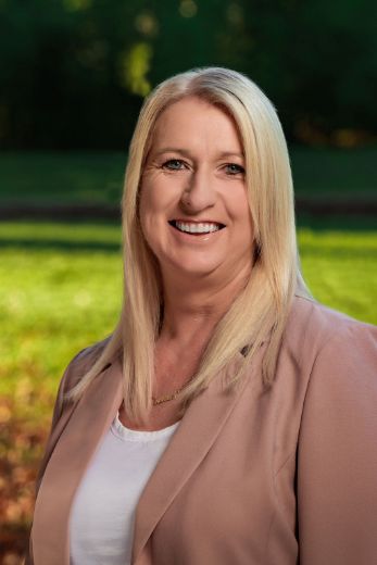 Karla Poustie - Real Estate Agent at Professionals Marysville